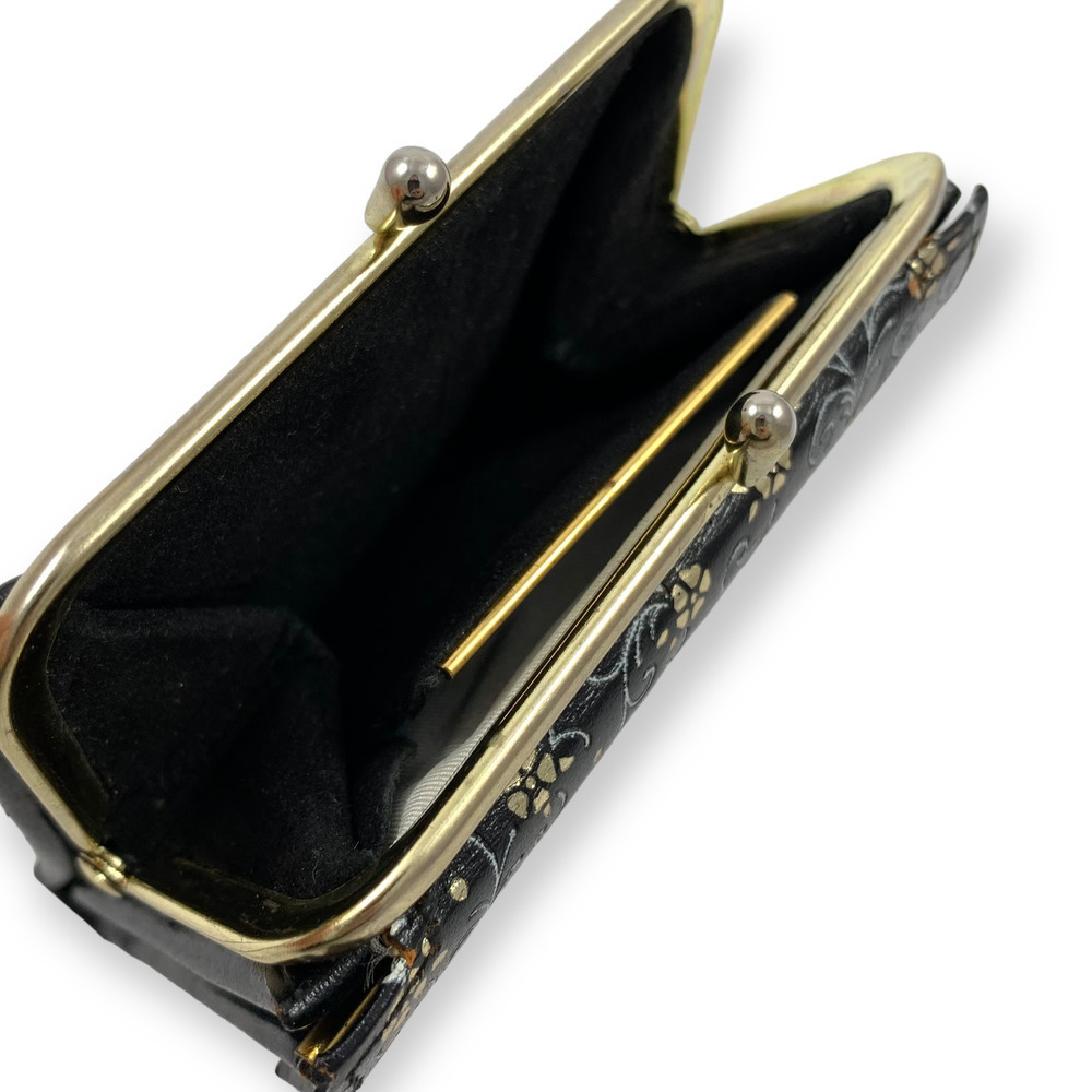 1950's black saddle leather gold floral kiss-lock wallet - Picture 12 of 13